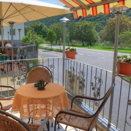 Hotel Moselterrasse Едіґер-Еллер Екстер'єр фото