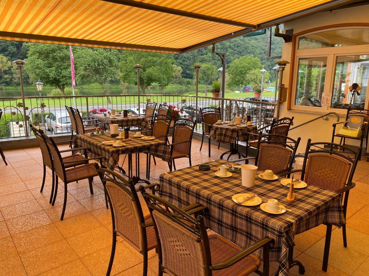 Hotel Moselterrasse Едіґер-Еллер Екстер'єр фото