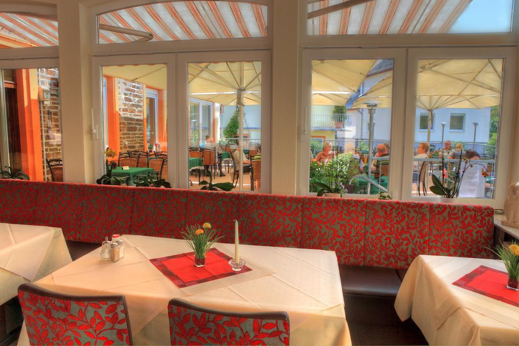 Hotel Moselterrasse Едіґер-Еллер Екстер'єр фото